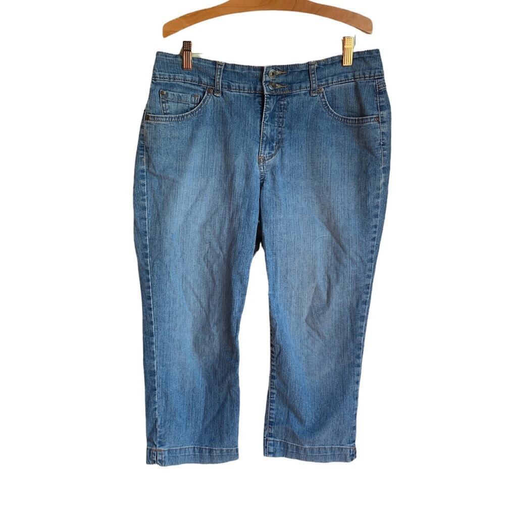 BANDOLINO Women’s Medium Wash Jean Capris / Size: 8